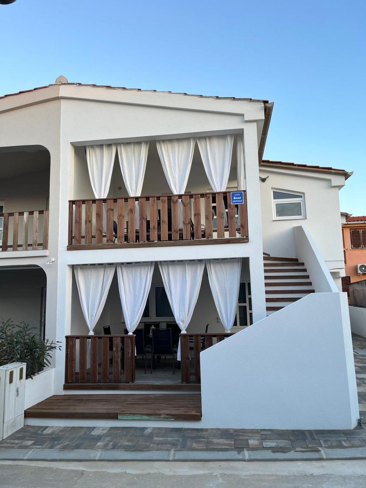 Sinisa Apartman Vir Buitenkant foto