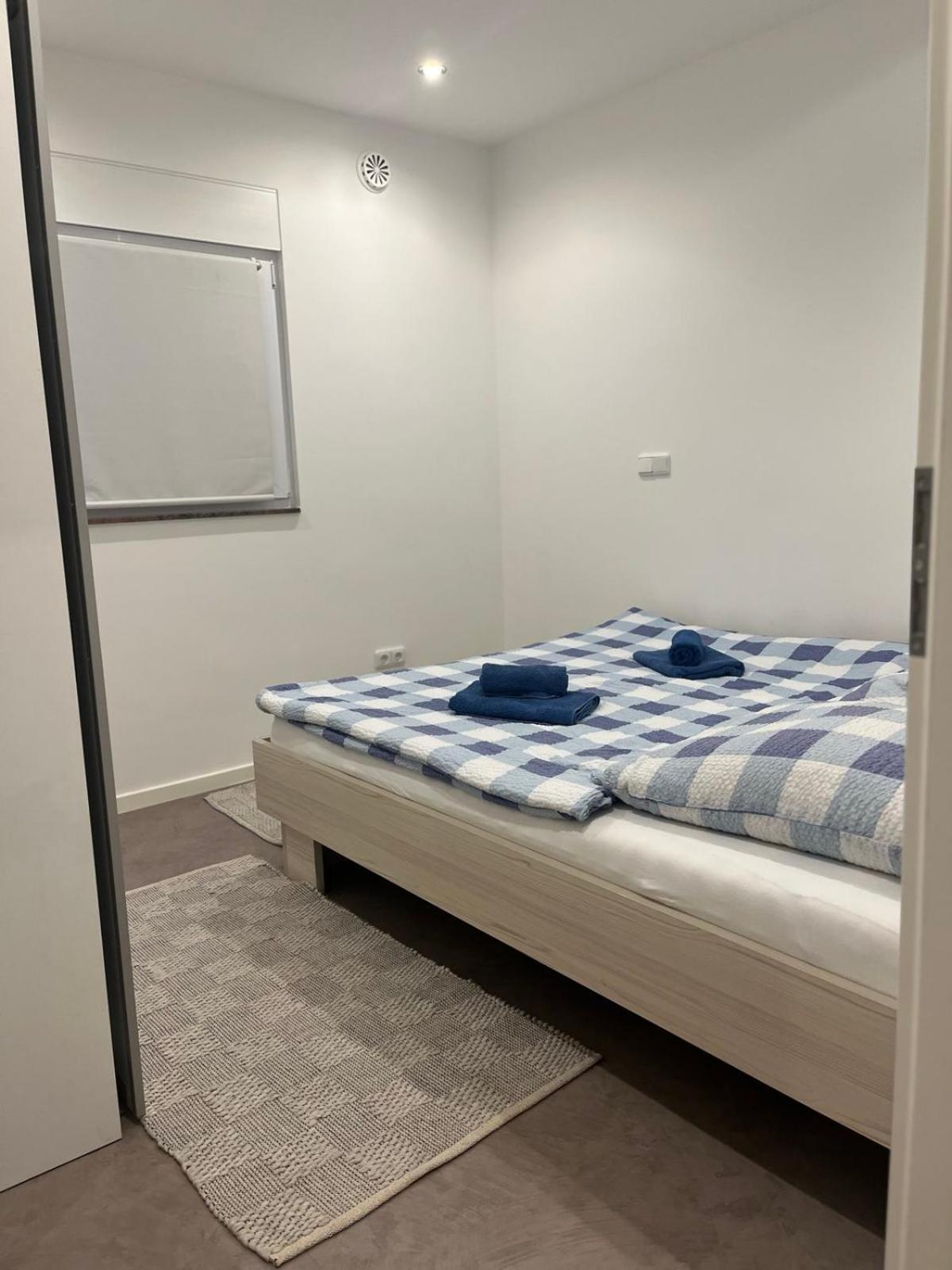 Sinisa Apartman Vir Buitenkant foto
