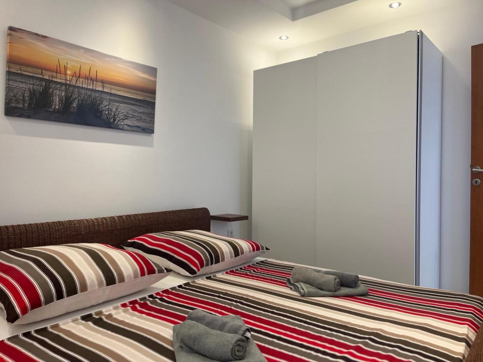 Sinisa Apartman Vir Buitenkant foto