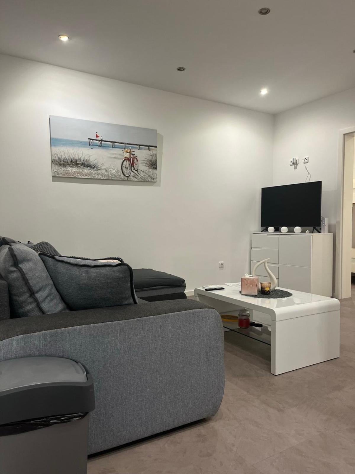 Sinisa Apartman Vir Buitenkant foto