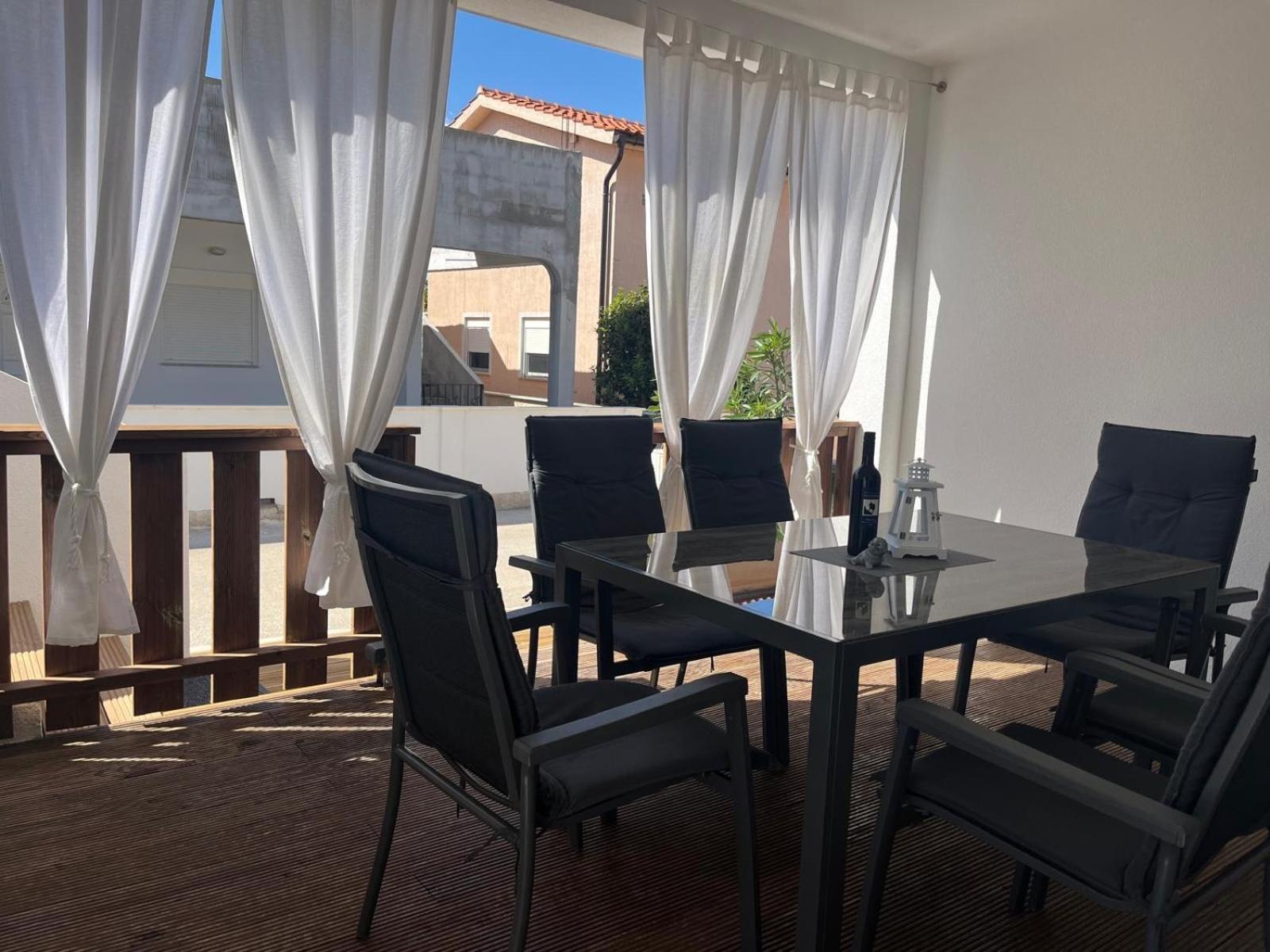 Sinisa Apartman Vir Buitenkant foto