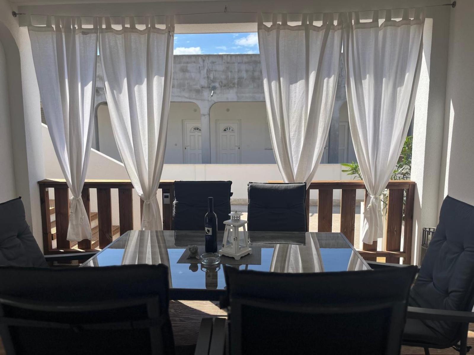 Sinisa Apartman Vir Buitenkant foto